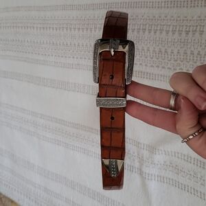 Bill Blass genuine leather brown belt, western, silver buckle. Waist size 34